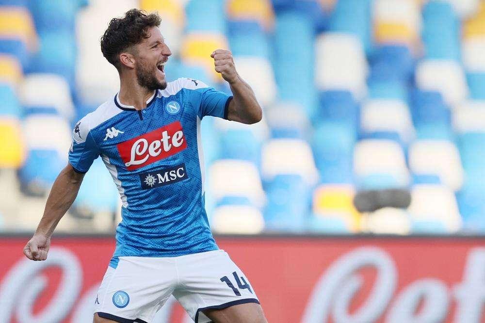 I risultati all'intervallo: Genoa sotto col Napoli, pari Cagliari e Fiorentina