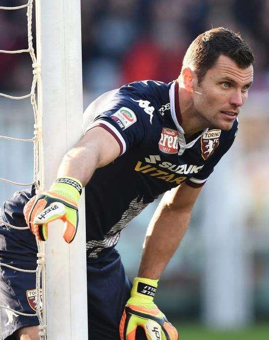 L'infortunio di Perin potrebbe smuovere un paio di portieri. In corsa anche Padelli 