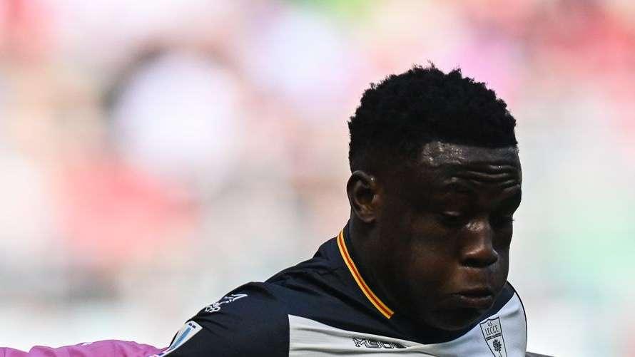 Lecce, Gotti e i problemi di formazione per la gara col Torino: trauma conclusivo al ginocchio per Banda. Kaba e Sansone ancora ai box