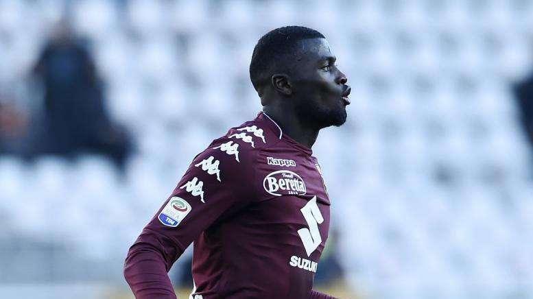 Report medico su Niang: intervento al naso in mattinata