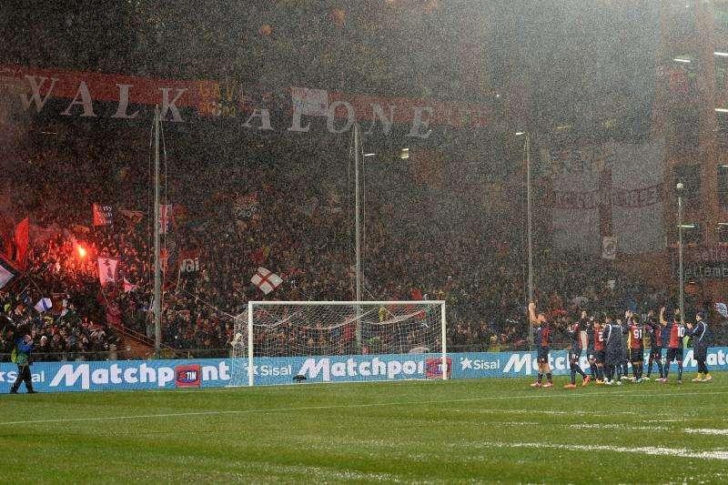 I tifosi del Genoa onorano il Grande Torino (FOTO)