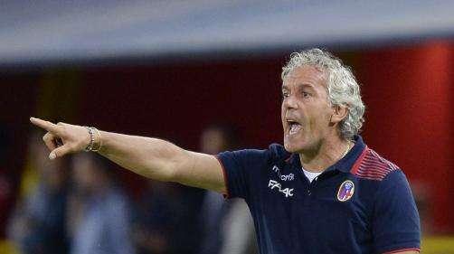 Bologna, Donadoni dirige la partitella in famiglia