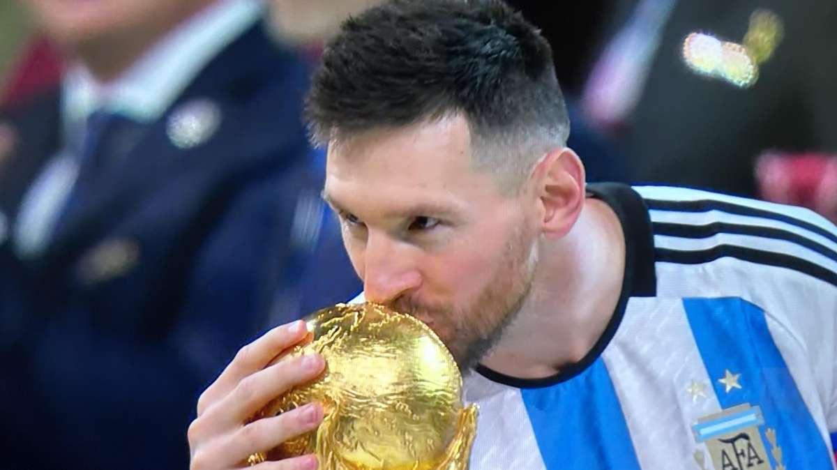 Berruto: "Messi con il Bisht? Le foto fanno pensare"