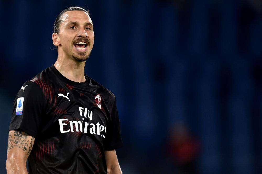 Primo tempo senza reti tra Juve e Milan, annullato gol a Ibrahimovic