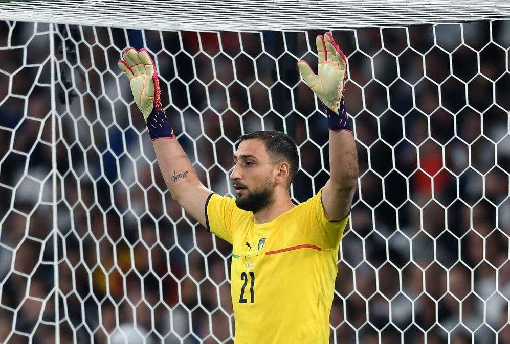 Donnarumma saluta i suoi vecchi tifosi su Instagram