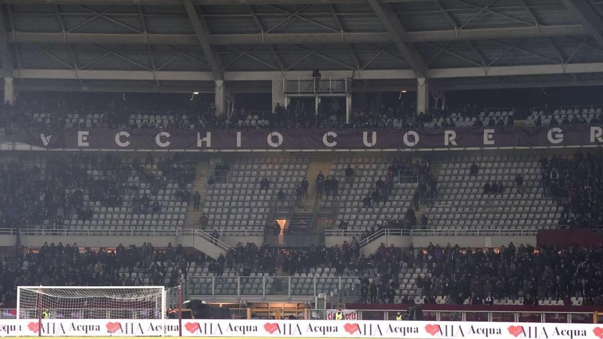 I tifosi del Toro a Cairo: “Noi ti contestiamo!”
