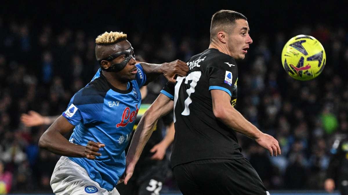 Champions League - Napoli avanti all'intervallo
