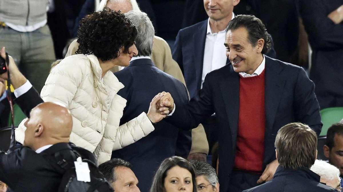 Sparatoria davanti all'Olimpico, partita sospesa per 45' 