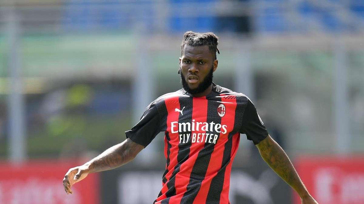 Milan avanti per 2-0 a Parma all'intervallo: la sblocca Rebic, poi il bis di Kessie