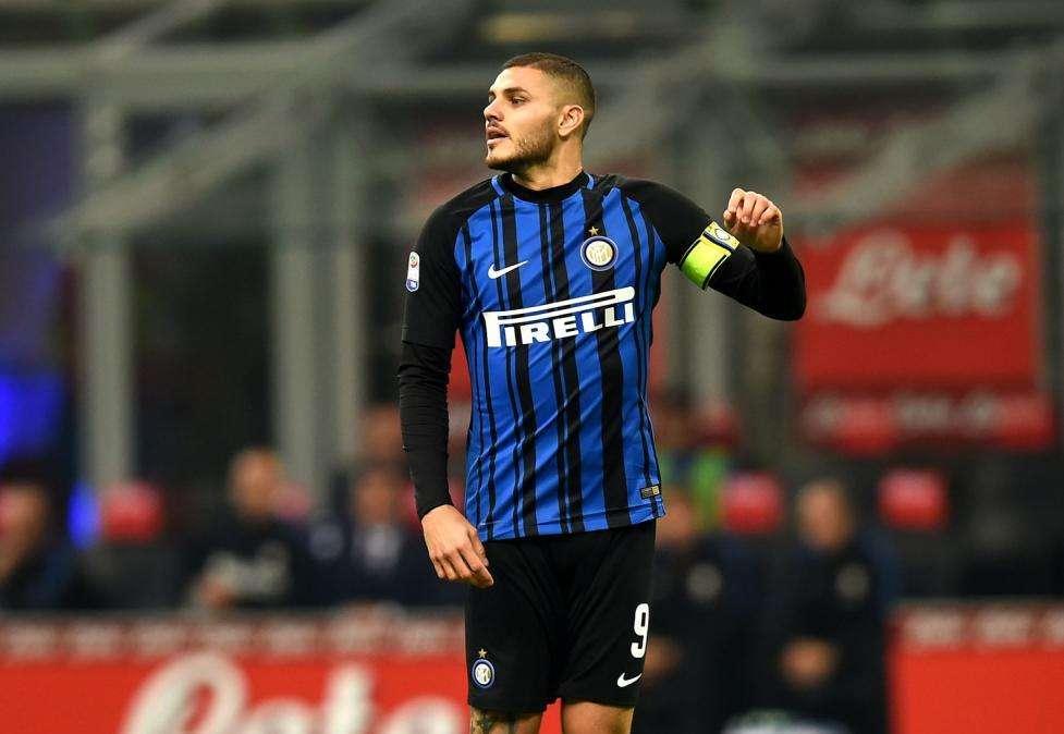 Inter, Wanda Nara in visita al marito nel ritiro della squadra 