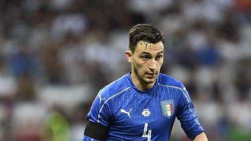 La Roma torna su Darmian: Monchi punta al prestito oneroso
