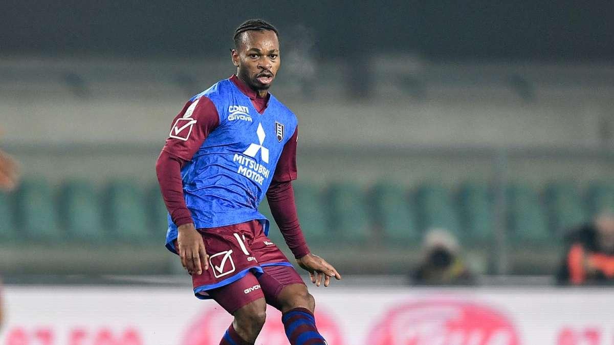 Ufficiale, Obi alla Salernitana 