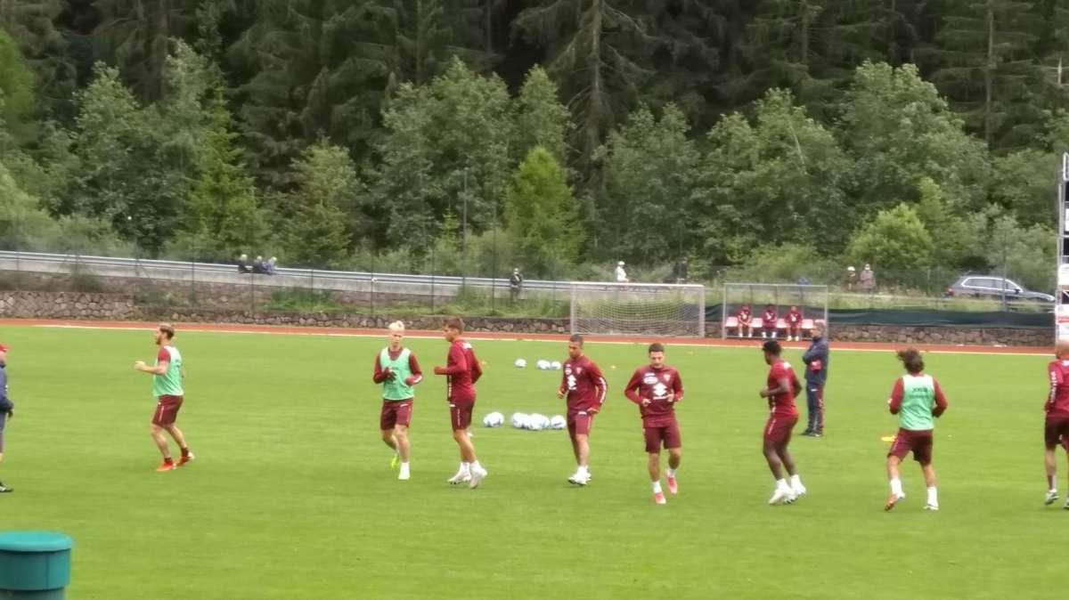 LIVE – Partitelle a campo ridotto: provati oltre al 3-4-1-2 anche il 4-3-2-1 e il 4-3-3