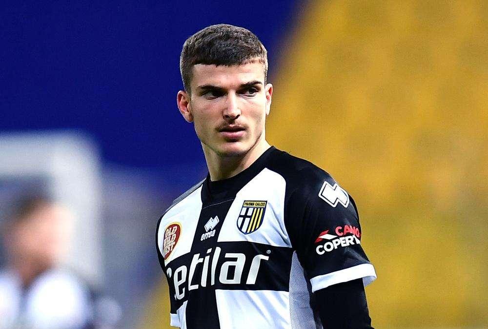 Parma avanti sulla Roma all'intervallo, decide Mihaila