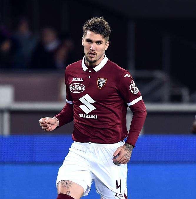 Il Bologna non molla Lyanco, ma anche il Toro non cede 
