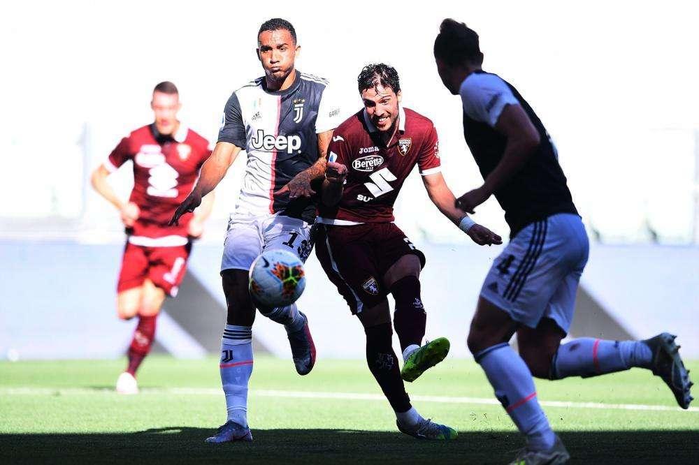 L'apertura de La Gazzetta dello Sport: "Il Milan scatta, la Juve scappa"