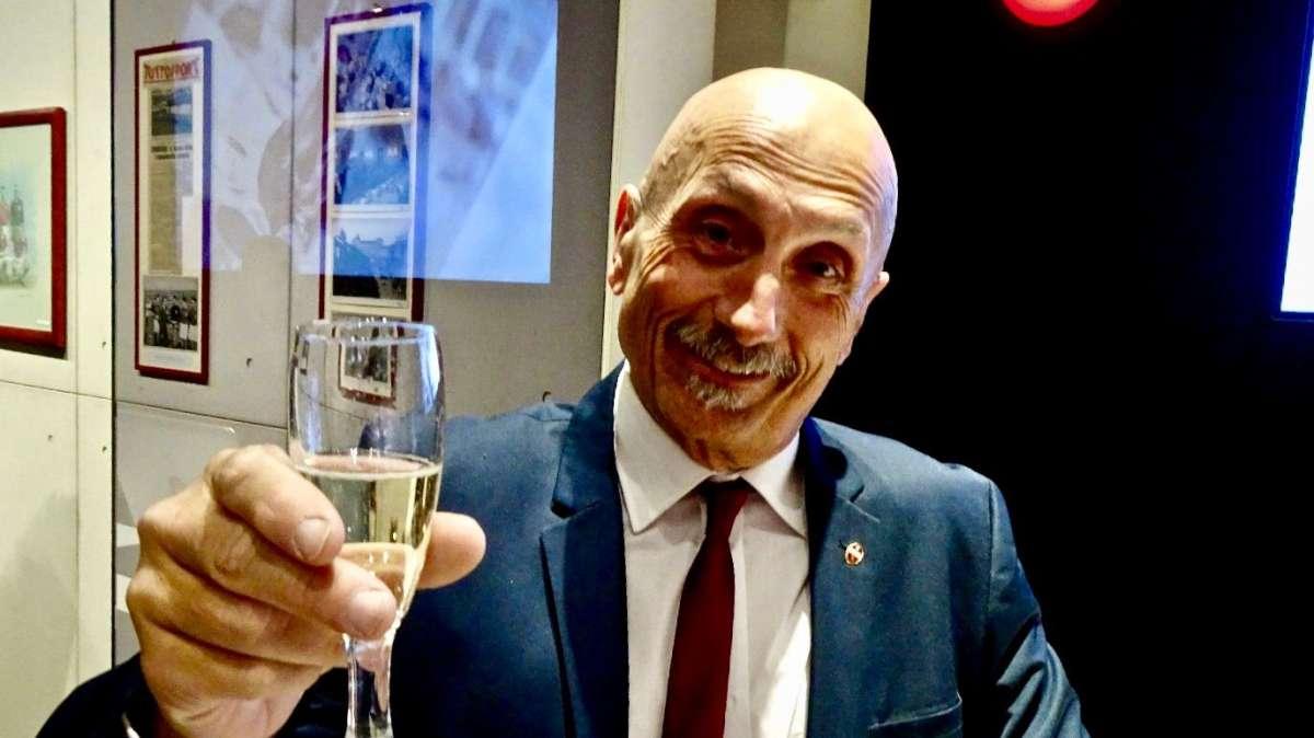 L’ironico regalo di Natale di Mecu Beccaria a Urbano Cairo
