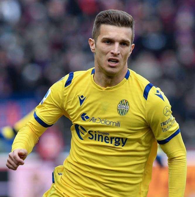 All'intervallo il Verona tiene sotto l'Inter con Lazovic