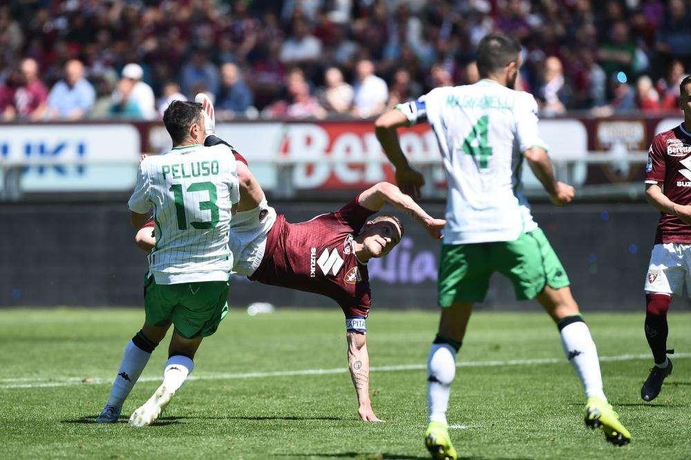 La rovesciata del Gallo Belotti sarà eletta 'Gol dell'Anno'?