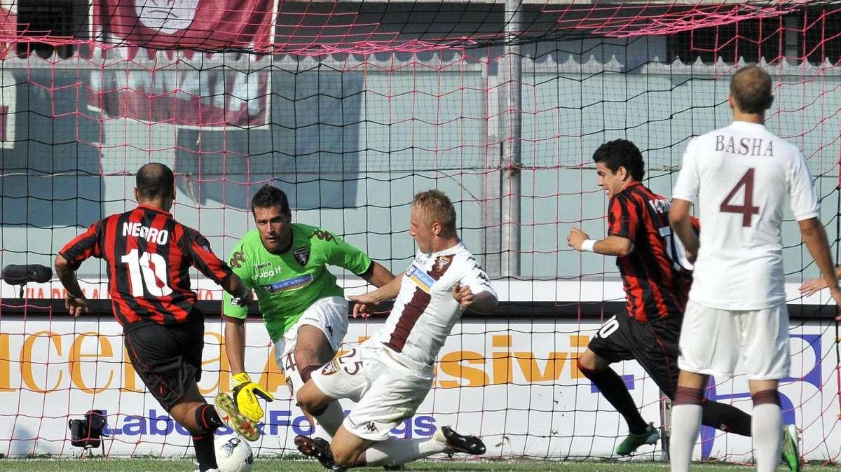 Le decisioni arbitrali: squalificato Glik, inibito Camilli 