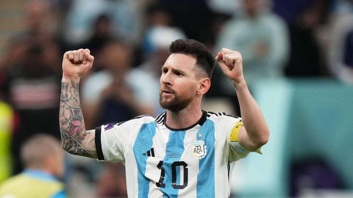 Il Mattino: "Messi contro Modric, così i Palloni d'oro si giocano la finale"