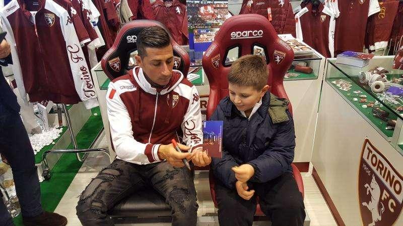 Vives: "Appese le scarpette vorrei restare al Toro, magari lavorando con i bambini"