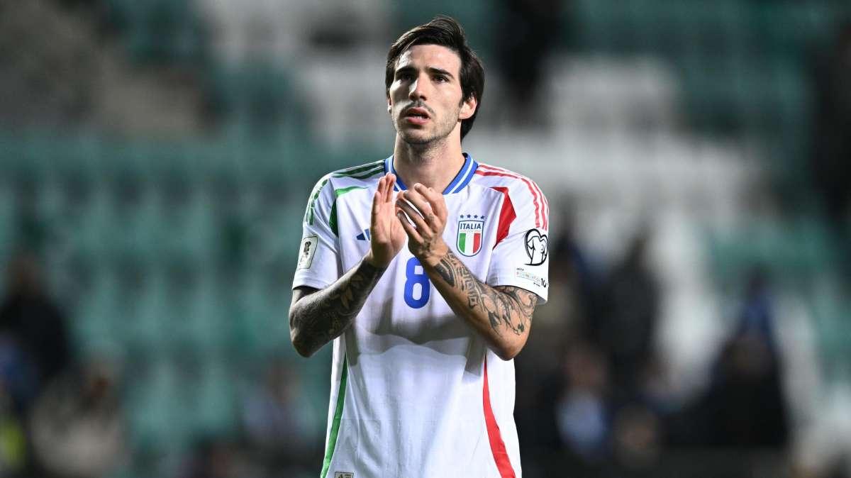 Tonali non rientra in Italia, vicino il rinnovo con il Newcastle 