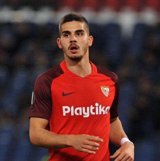 Milan, l'attacco si affolla, il Siviglia non riscatta Andrè Silva. Il suo ritorno potrebbe sbloccare l'affare Cutrone?