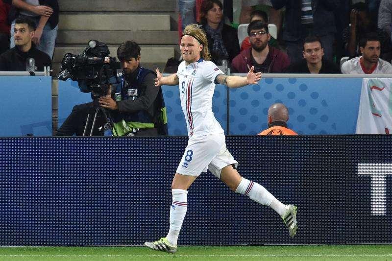Obiettivi granata, Bjarnason va all'Aston Villa 