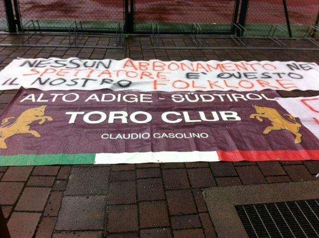 Al "Mulin da Coi" striscioni di contestazione a Cairo e comunicato dei tifosi granata della provincia di Bolzano 
