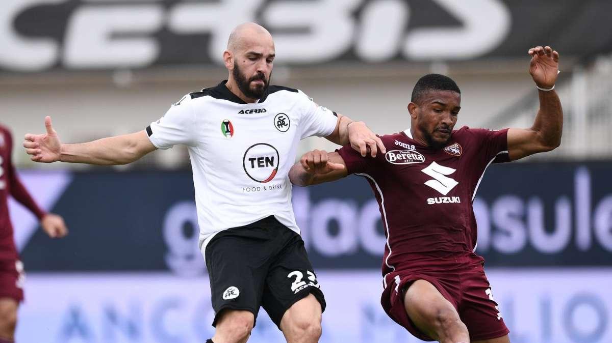 Un difensore granata nel mirino della Premier 