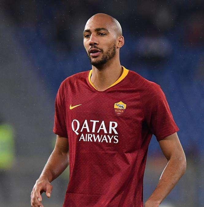 Roma, frattura al piede per Nzonzi. A rischio la partita contro il Torino 