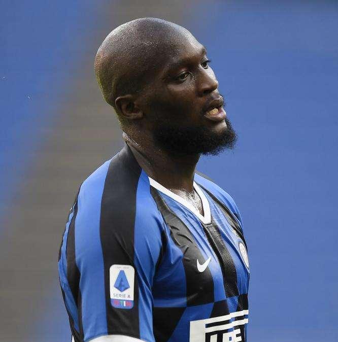 La Roma ferma l'Inter e spegne ogni speranza di scudetto nerazzurro