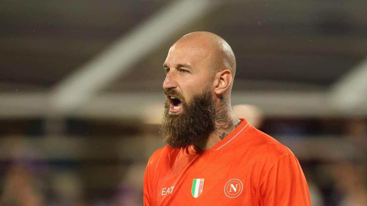 Champions League - Pari all'intervallo, ma Napoli in dieci