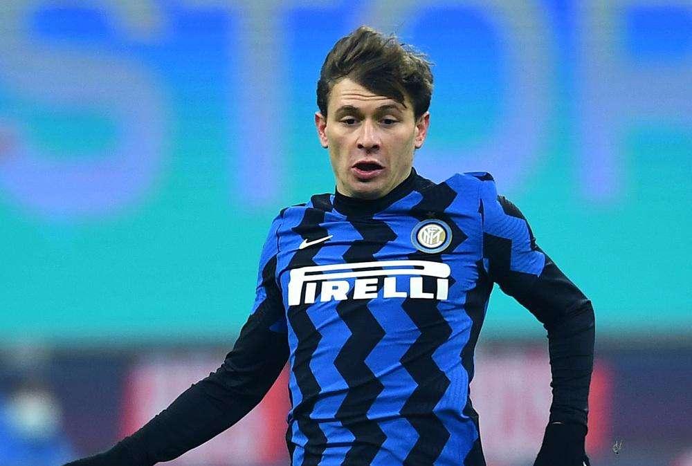 Inter avanti sulla Fiorentina all'intervallo grazie ad un eurogol di Barella