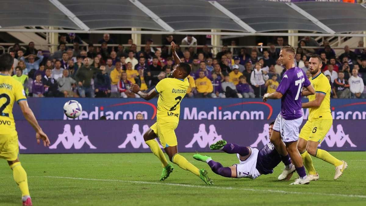 Conference League - La Fiorentina rimonta l'Istanbul degli "italiani" e si qualifica