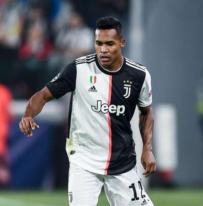 Juventus, serio l'infortunio di Alex Sandro 
