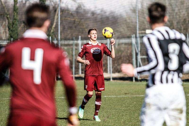 Torino, Barreca a Cagliari nell'affare Avelar. Ma solo in prestito