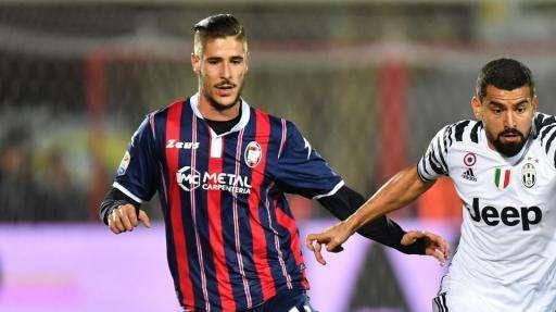 Diego Falcinelli: "Presto per parlare di mercato. Stagione col Crotone da storia del calcio"