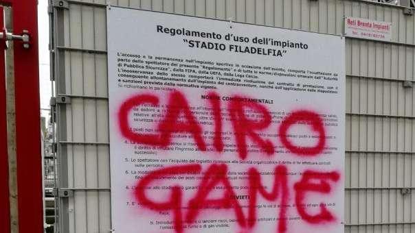 "Cairo vattene": le scritte arrivano fino sulla sede del Toro 