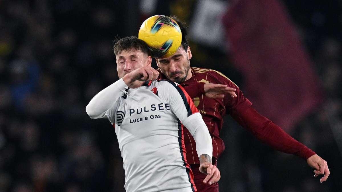 Serie A - 0-0 al 45' tra Genoa e Monza, Pinamonti sbaglia dal dischetto