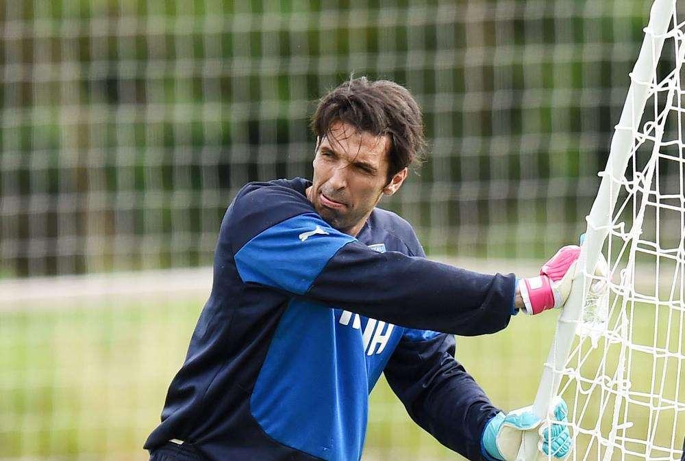 Italia, infortunio per Buffon. Debutta Perin?  