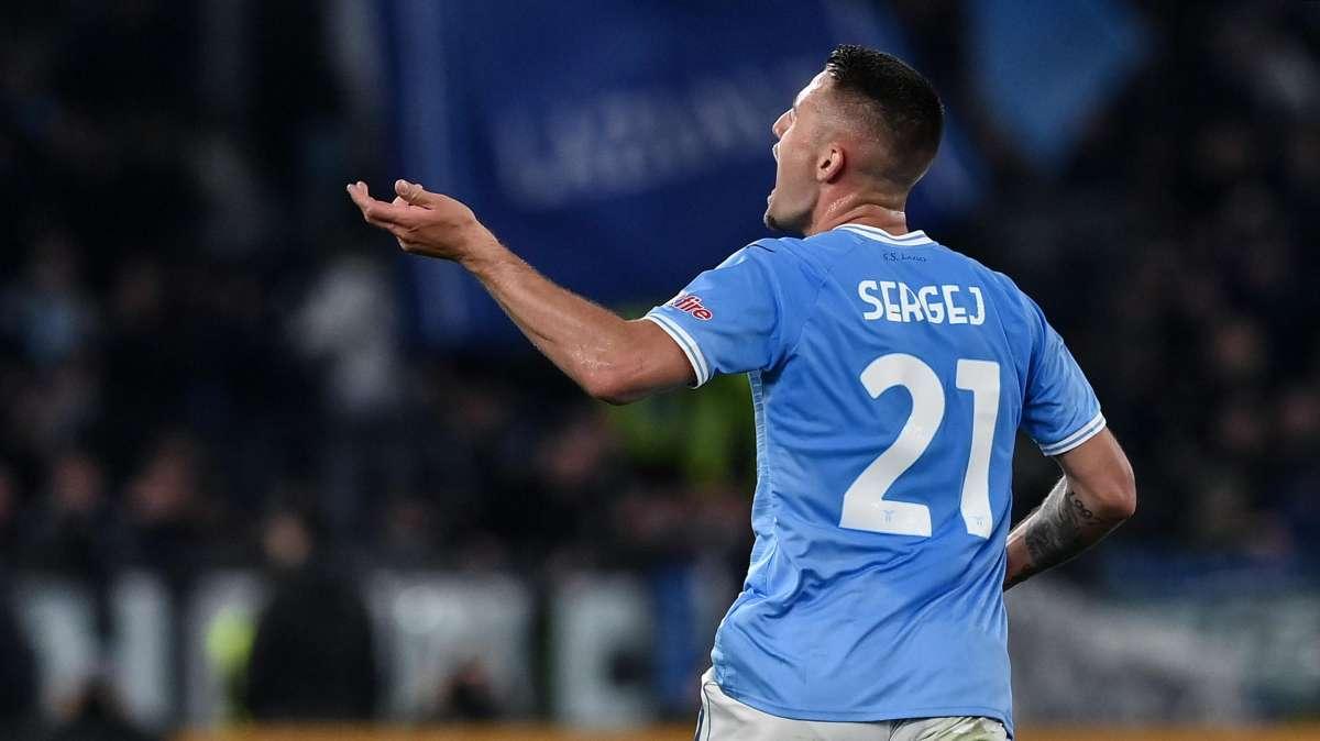 Serie A - Lazio supera soffrendo la Cremonese per 3-2. E' di nuovo seconda