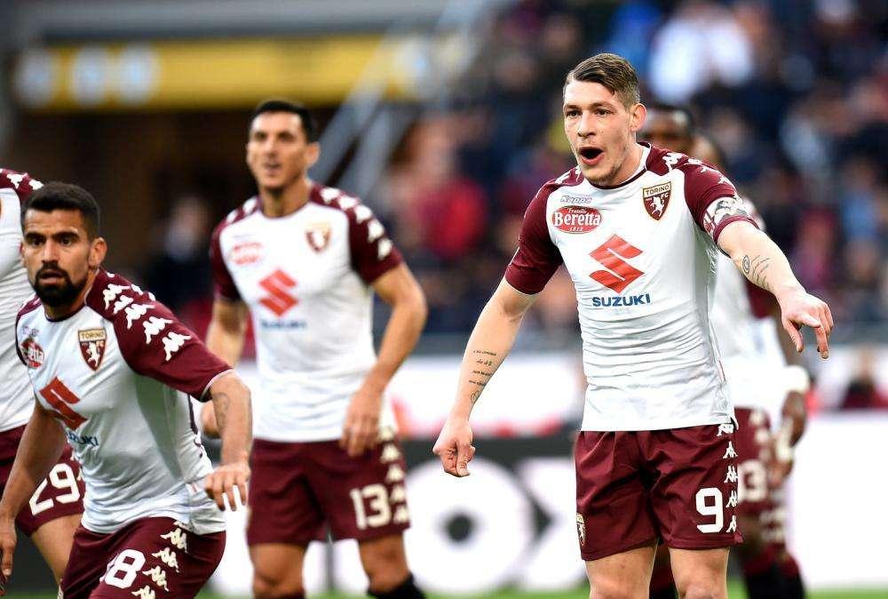 Belotti regala la sua maglia a Lorenzo Bonucci