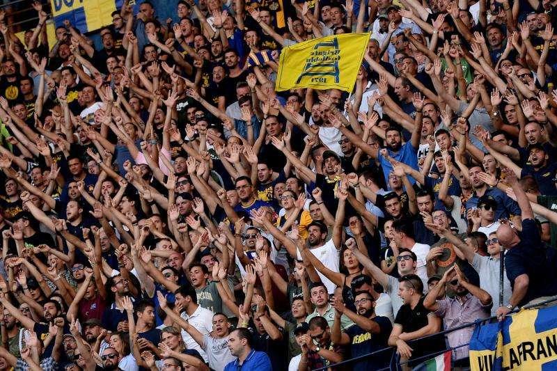 Hellas Verona, Fares sotto i ferri domani