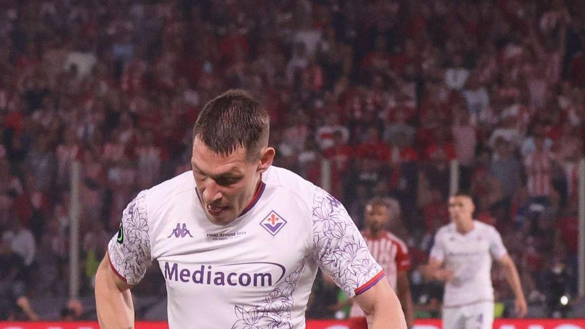 Serie A - Fiorentina avanti a Bergamo all'intervallo, cinque i gol