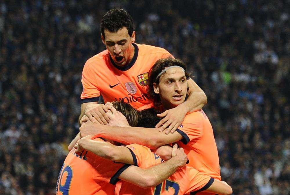 Barcellona: Ibra e Piquè pizzicati in atteggiamenti affettuosi