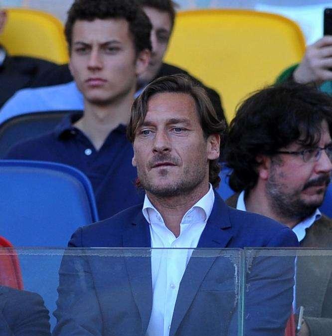 Clamoroso a Roma, Totti medita l'addio. L'arrivo di Petrachi limiterebbe il suo raggio d'azione
