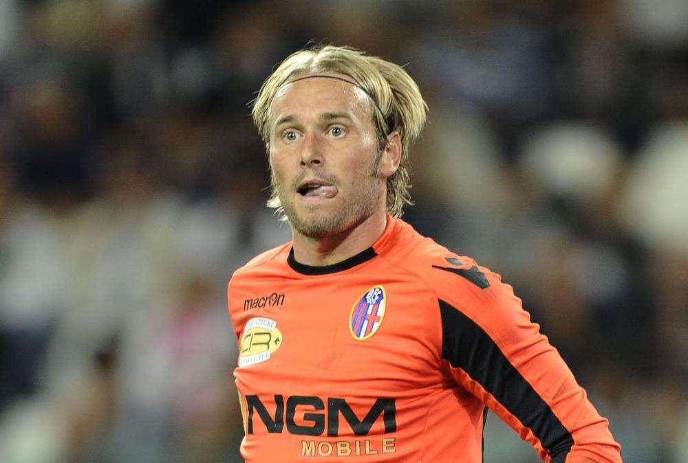 Bologna, Gillet gela i granata: "Non vedo perchè dovrei lasciare la squadra rossoblù"