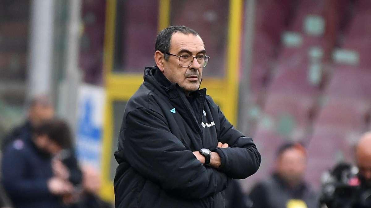 Per Sarri c'è la fila delle pretendenti, in primis le milanesi 